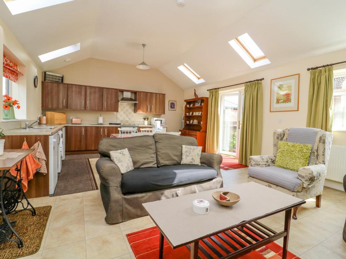 1 Pines Farm Cottages Ulleskelf エクステリア 写真