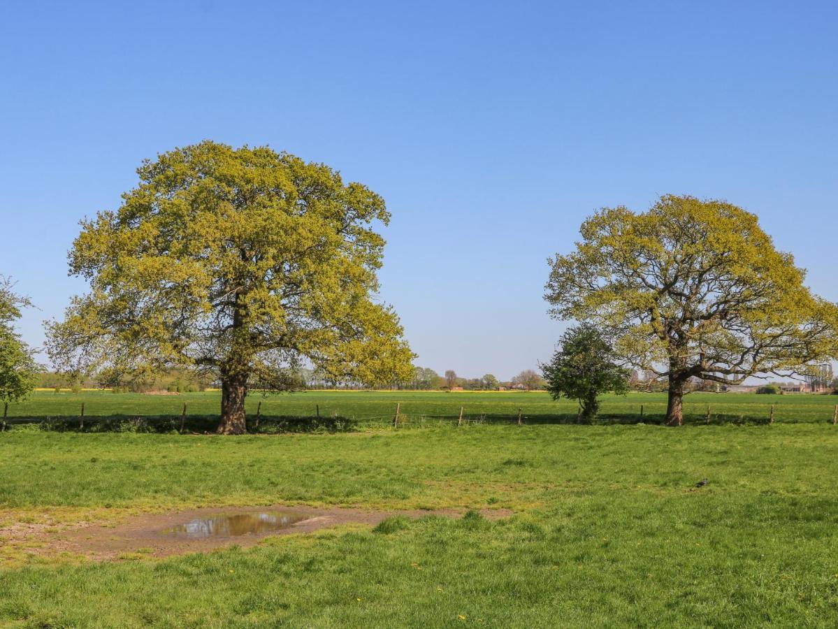 1 Pines Farm Cottages Ulleskelf エクステリア 写真